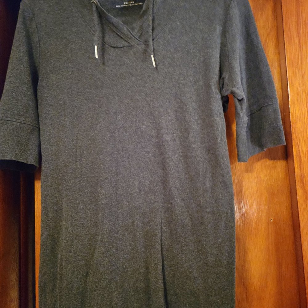 Hooded short sleeve shirt